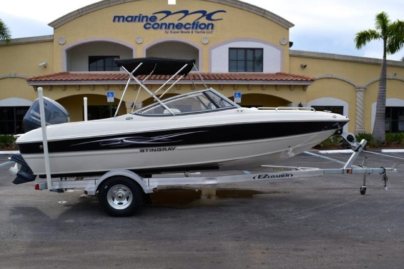Thumbnail 8 for New 2013 Stingray 191 LX Bowrider boat for sale in West Palm Beach, FL
