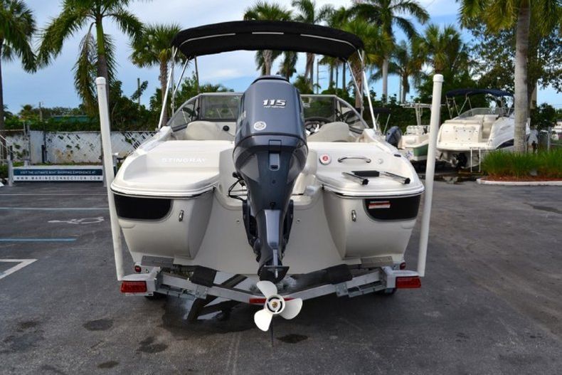 Thumbnail 14 for New 2013 Stingray 191 LX Bowrider boat for sale in West Palm Beach, FL
