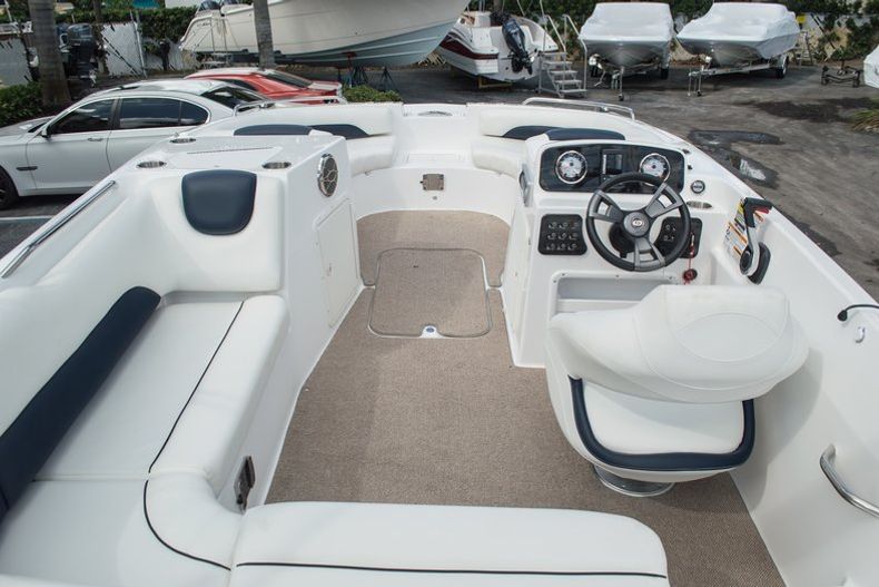 Thumbnail 13 for New 2015 Hurricane SunDeck Sport SS 188 OB boat for sale in West Palm Beach, FL