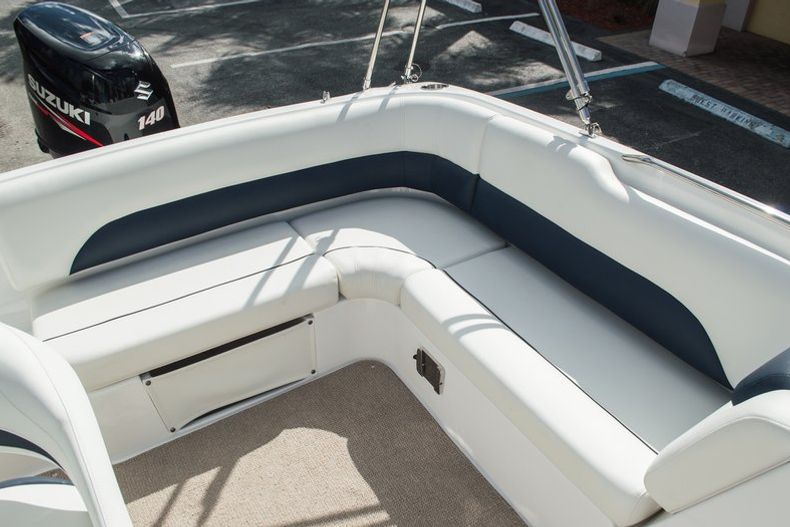 Thumbnail 15 for New 2015 Hurricane SunDeck Sport SS 188 OB boat for sale in West Palm Beach, FL