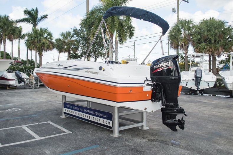 Thumbnail 9 for New 2015 Hurricane SunDeck Sport SS 188 OB boat for sale in West Palm Beach, FL