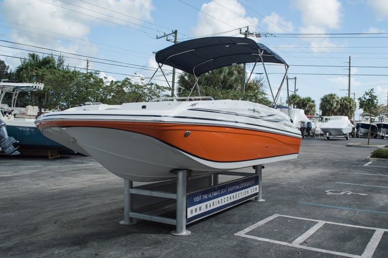 Thumbnail 4 for New 2015 Hurricane SunDeck Sport SS 188 OB boat for sale in West Palm Beach, FL