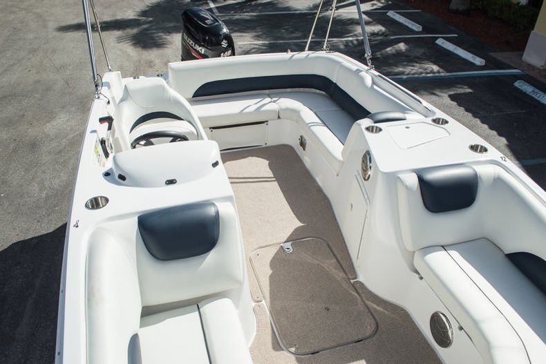 Thumbnail 31 for New 2015 Hurricane SunDeck Sport SS 188 OB boat for sale in West Palm Beach, FL