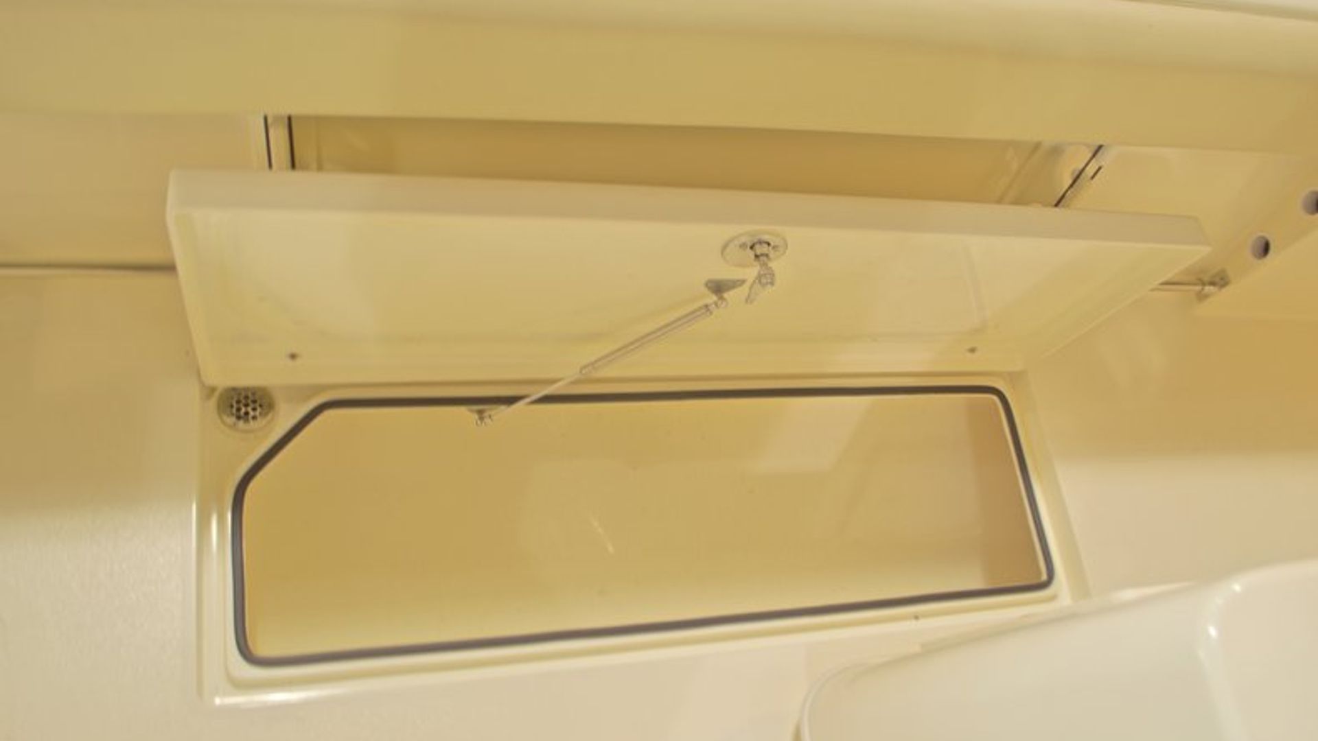 New 2016 Cobia 261 Center Console #Y008 image 11