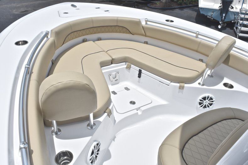 Thumbnail 37 for New 2018 Sportsman Heritage 211 Center Console boat for sale in Vero Beach, FL