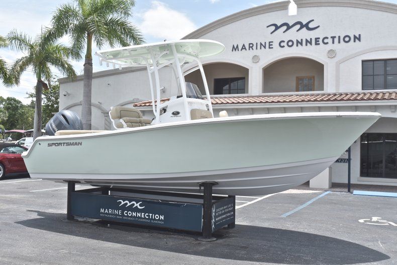 Thumbnail 1 for New 2018 Sportsman Heritage 211 Center Console boat for sale in Vero Beach, FL
