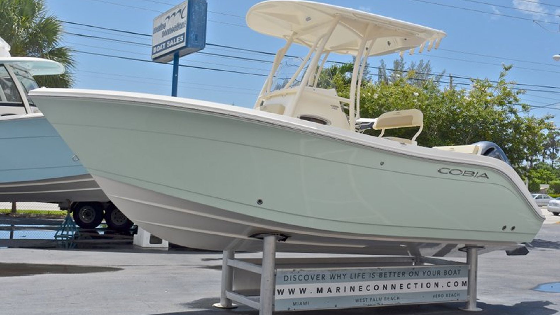 New 2017 Cobia 201 Center Console #T048 image 5