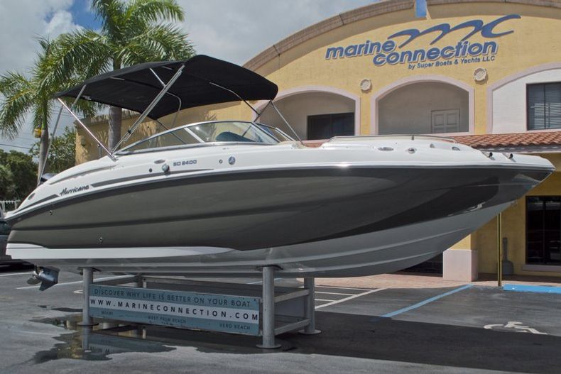 Thumbnail 1 for New 2017 Hurricane SunDeck SD 2400 OB boat for sale in West Palm Beach, FL