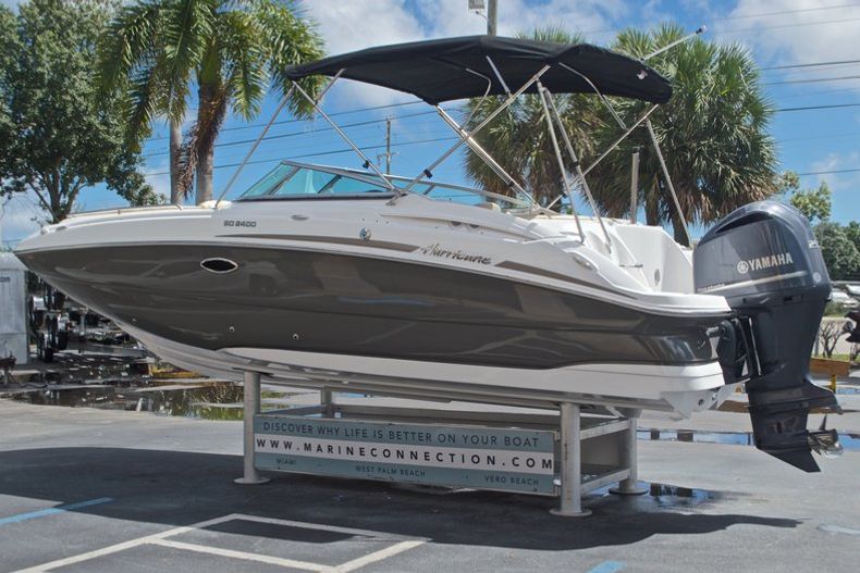 Thumbnail 5 for New 2017 Hurricane SunDeck SD 2400 OB boat for sale in West Palm Beach, FL