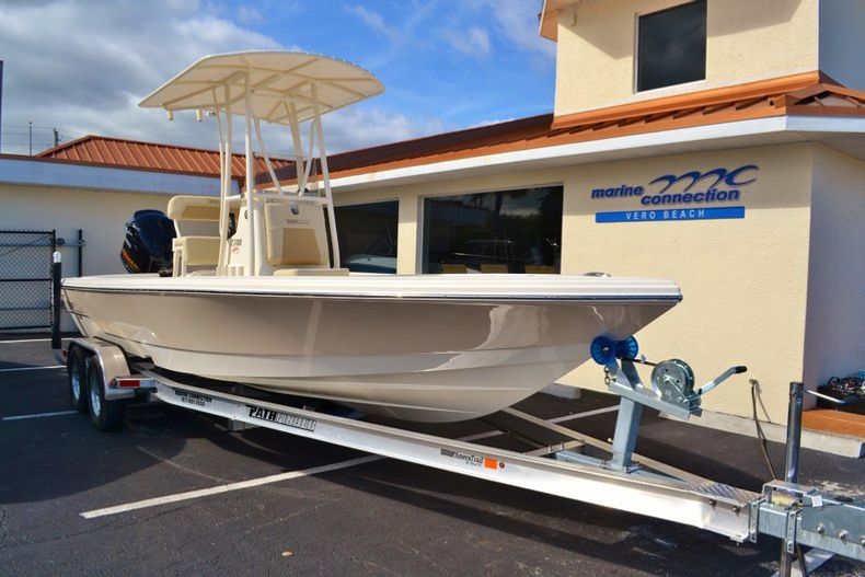 Thumbnail 1 for New 2015 Pathfinder 2300 HPS Bay Boat boat for sale in Vero Beach, FL