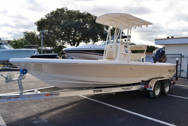 Thumbnail 3 for New 2015 Pathfinder 2300 HPS Bay Boat boat for sale in Vero Beach, FL