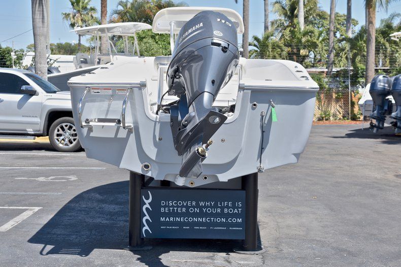 Thumbnail 6 for New 2018 Sportsman 19 Island Reef boat for sale in West Palm Beach, FL