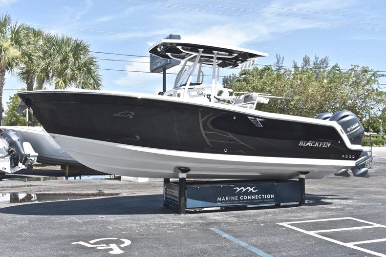 Thumbnail 6 for New 2019 Blackfin 242CC Center Console boat for sale in West Palm Beach, FL
