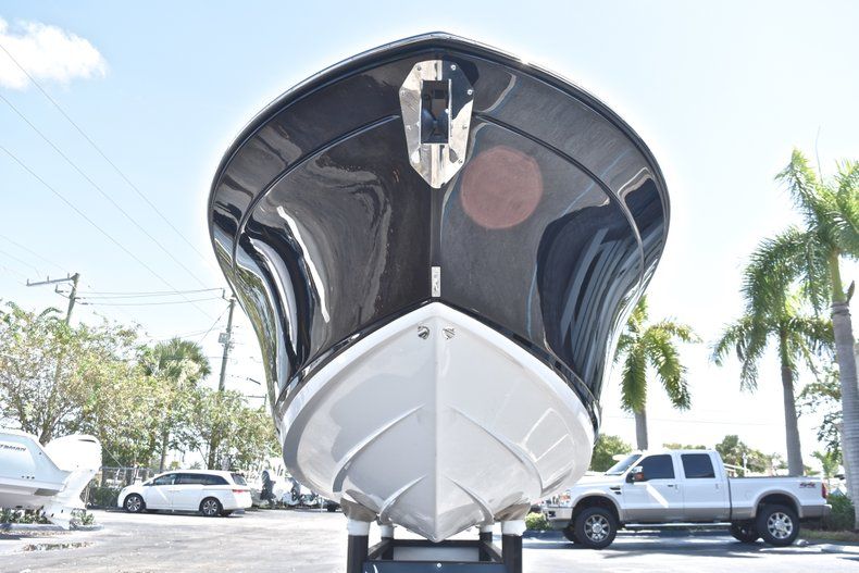 Thumbnail 5 for New 2019 Blackfin 242CC Center Console boat for sale in West Palm Beach, FL