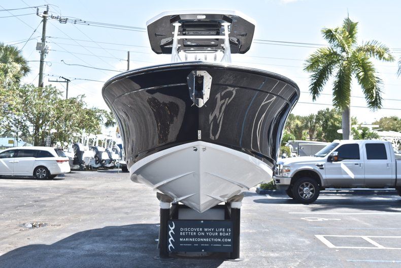 Thumbnail 4 for New 2019 Blackfin 242CC Center Console boat for sale in West Palm Beach, FL