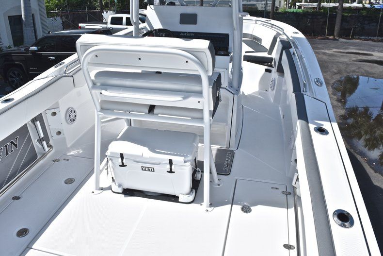 Thumbnail 14 for New 2019 Blackfin 242CC Center Console boat for sale in West Palm Beach, FL