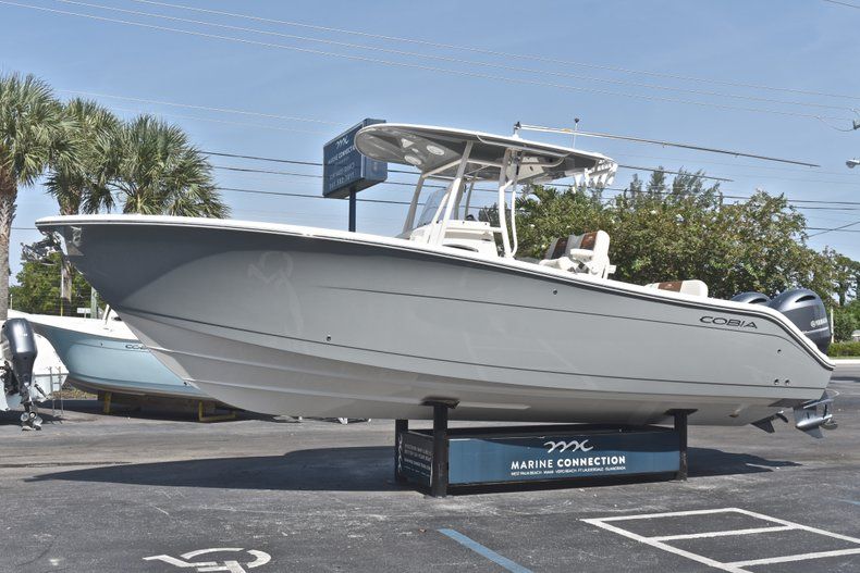 Thumbnail 3 for New 2019 Cobia 277 Center Console boat for sale in Miami, FL