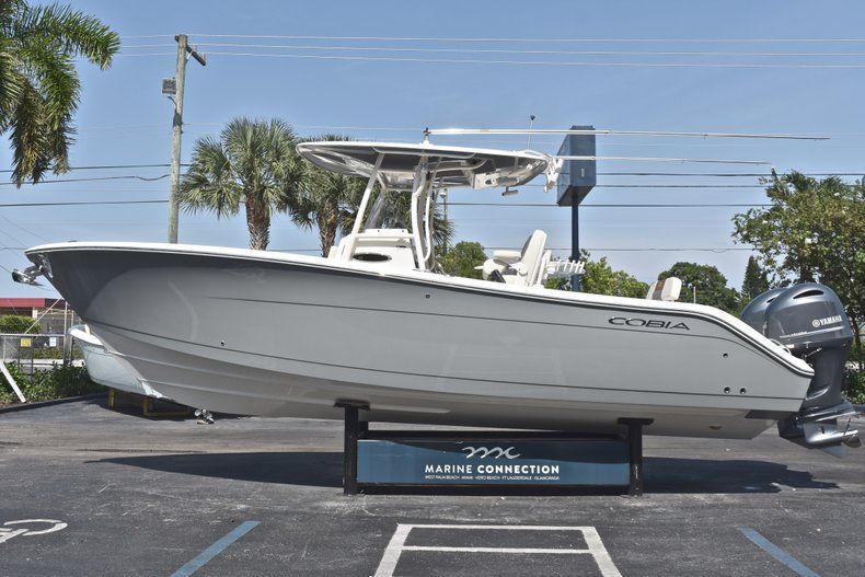 Thumbnail 4 for New 2019 Cobia 277 Center Console boat for sale in Miami, FL