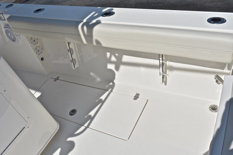 Thumbnail 20 for New 2019 Cobia 277 Center Console boat for sale in Miami, FL