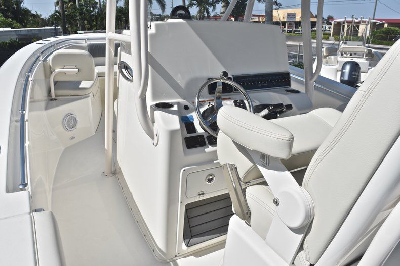 Thumbnail 36 for New 2019 Cobia 277 Center Console boat for sale in Miami, FL