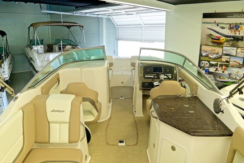Thumbnail 3 for New 2014 Hurricane SunDeck SD 2690 OB boat for sale in Miami, FL