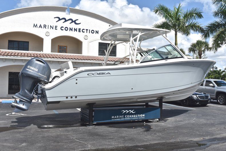 Thumbnail 8 for New 2018 Cobia 280 DC Dual Console boat for sale in West Palm Beach, FL