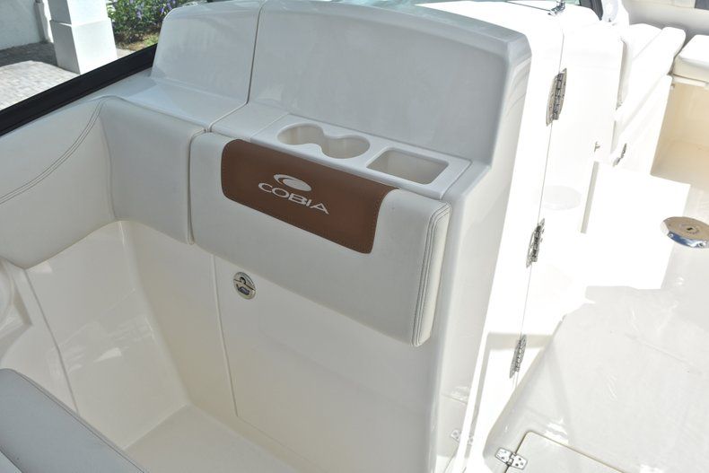 Thumbnail 55 for New 2018 Cobia 280 DC Dual Console boat for sale in West Palm Beach, FL