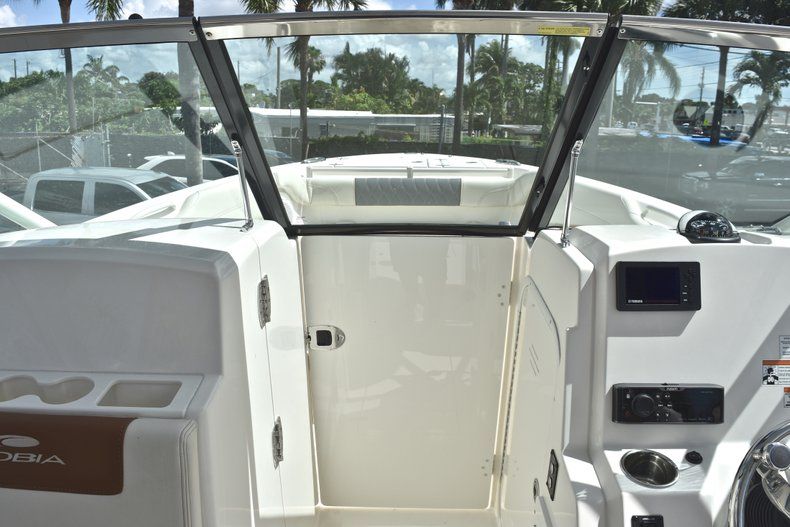 Thumbnail 59 for New 2018 Cobia 280 DC Dual Console boat for sale in West Palm Beach, FL