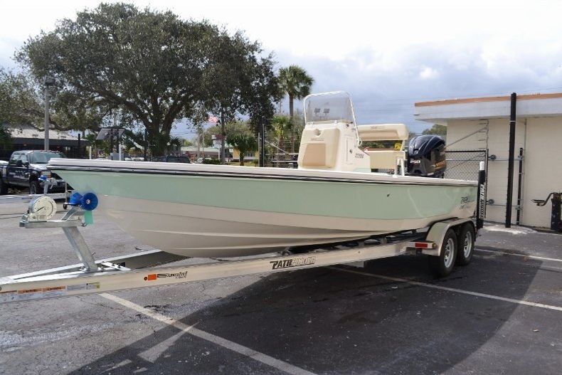 Thumbnail 3 for New 2016 Pathfinder 2200 Tournament Edition boat for sale in Vero Beach, FL