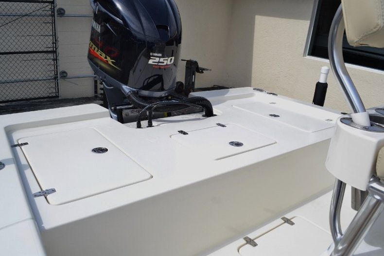 Thumbnail 18 for New 2016 Pathfinder 2200 Tournament Edition boat for sale in Vero Beach, FL