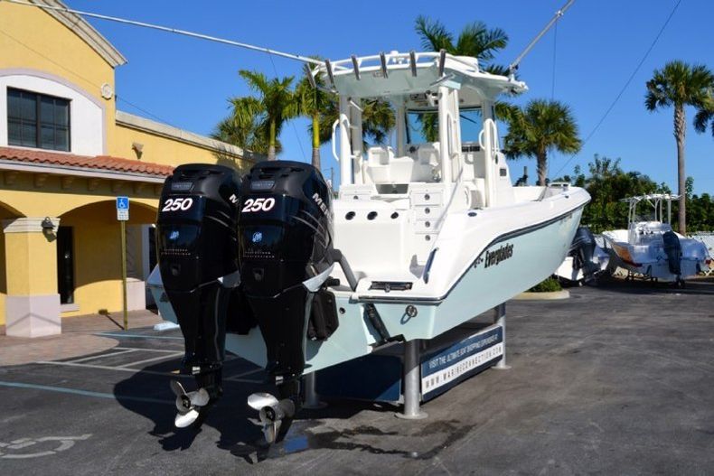 Thumbnail 11 for Used 2006 Everglades 290 Pilot boat for sale in West Palm Beach, FL
