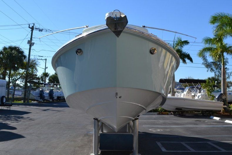 Thumbnail 4 for Used 2006 Everglades 290 Pilot boat for sale in West Palm Beach, FL