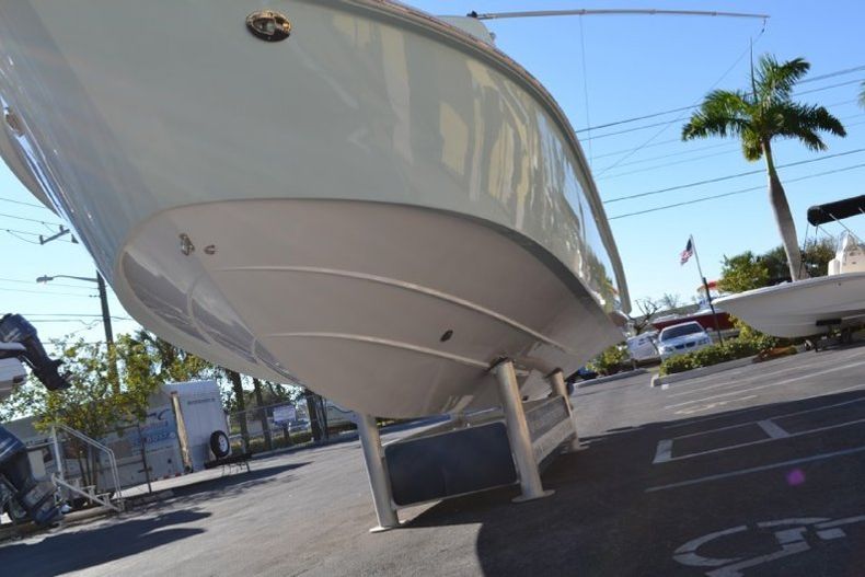 Thumbnail 5 for Used 2006 Everglades 290 Pilot boat for sale in West Palm Beach, FL