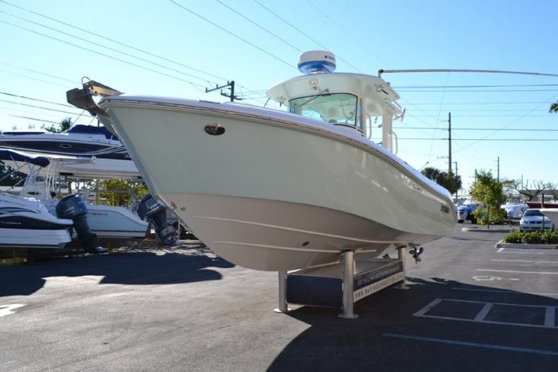 Thumbnail 6 for Used 2006 Everglades 290 Pilot boat for sale in West Palm Beach, FL