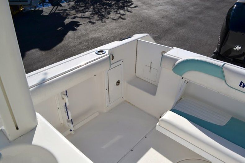 Thumbnail 50 for Used 2006 Everglades 290 Pilot boat for sale in West Palm Beach, FL