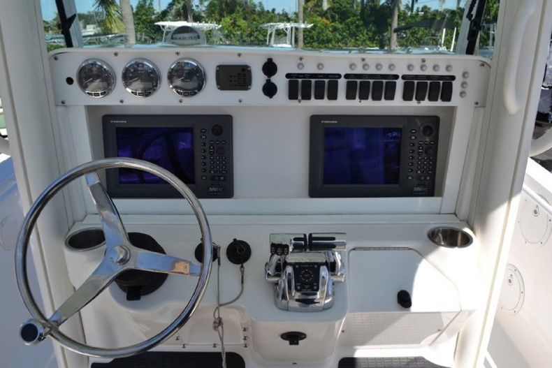 Thumbnail 75 for Used 2006 Everglades 290 Pilot boat for sale in West Palm Beach, FL