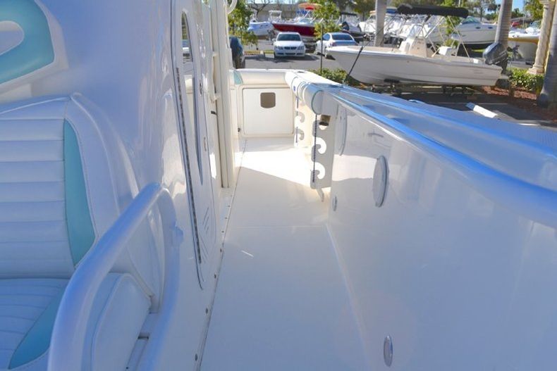 Thumbnail 107 for Used 2006 Everglades 290 Pilot boat for sale in West Palm Beach, FL