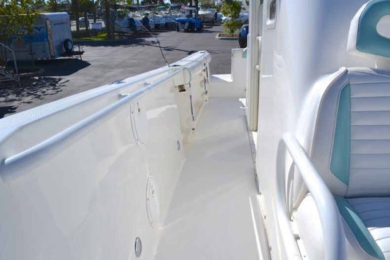 Thumbnail 106 for Used 2006 Everglades 290 Pilot boat for sale in West Palm Beach, FL