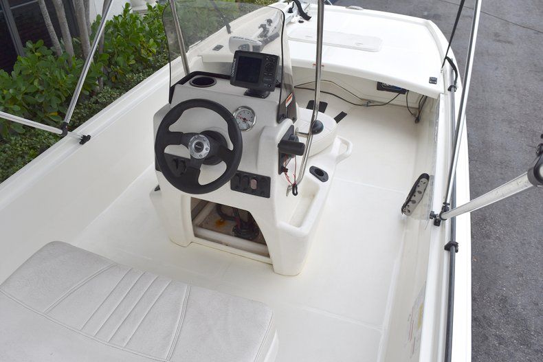 Thumbnail 5 for Used 2013 Mako Pro Skiff 17 Center Console boat for sale in West Palm Beach, FL