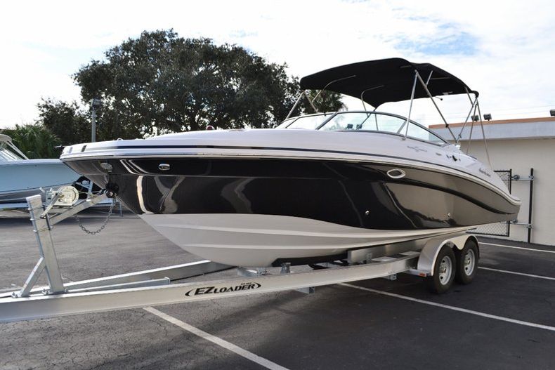 Thumbnail 3 for New 2015 Hurricane SunDeck SD 2690 OB boat for sale in West Palm Beach, FL