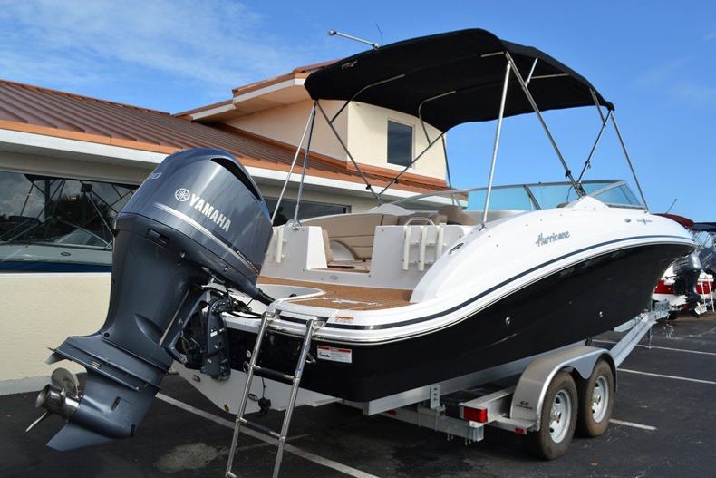 Thumbnail 6 for New 2015 Hurricane SunDeck SD 2690 OB boat for sale in West Palm Beach, FL
