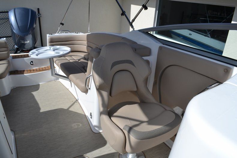Thumbnail 19 for New 2015 Hurricane SunDeck SD 2690 OB boat for sale in West Palm Beach, FL