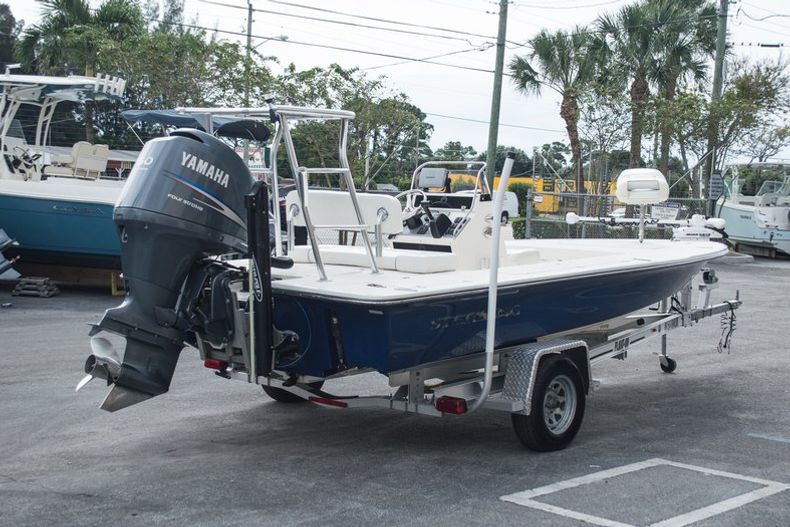 Thumbnail 4 for Used 2008 Sterling 200XS boat for sale in West Palm Beach, FL