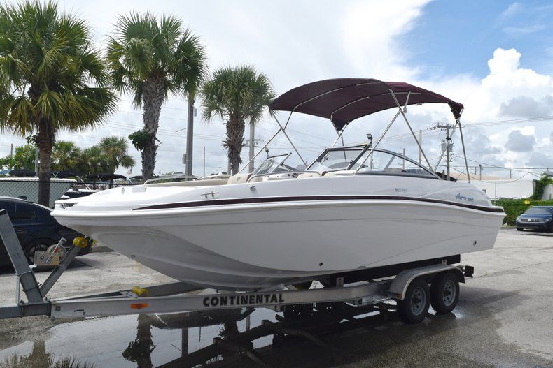 Thumbnail 4 for New 2019 Hurricane 217 SunDeck OB boat for sale in West Palm Beach, FL
