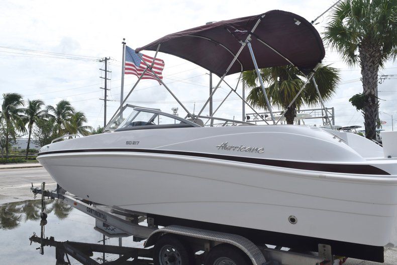 Thumbnail 5 for New 2019 Hurricane 217 SunDeck OB boat for sale in West Palm Beach, FL