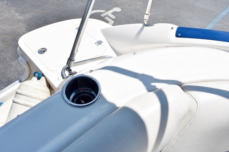 Thumbnail 14 for Used 2008 Hurricane SunDeck 220 OB boat for sale in West Palm Beach, FL