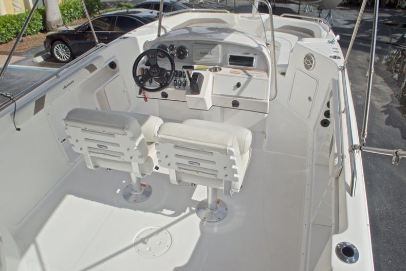 Thumbnail 10 for Used 2014 Hurricane Sundeck Sport SS 231 OB boat for sale in West Palm Beach, FL