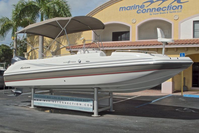 Thumbnail 1 for Used 2014 Hurricane Sundeck Sport SS 231 OB boat for sale in West Palm Beach, FL