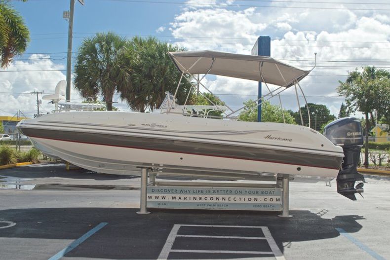 Thumbnail 4 for Used 2014 Hurricane Sundeck Sport SS 231 OB boat for sale in West Palm Beach, FL