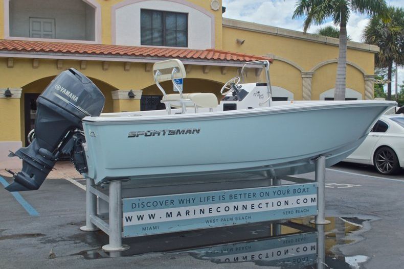 Thumbnail 7 for New 2016 Sportsman 17 Island Reef boat for sale in Miami, FL